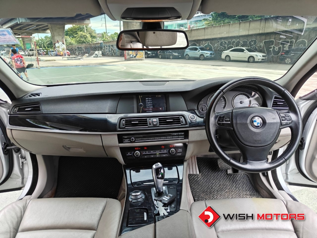 BMW SERIES 5 523i AT ปี 2010 #10 (L)