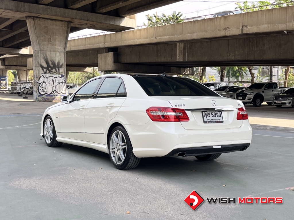 MERCEDES-BENZ E-CLASS E250 CGi AT ปี 2011 #4 (L)