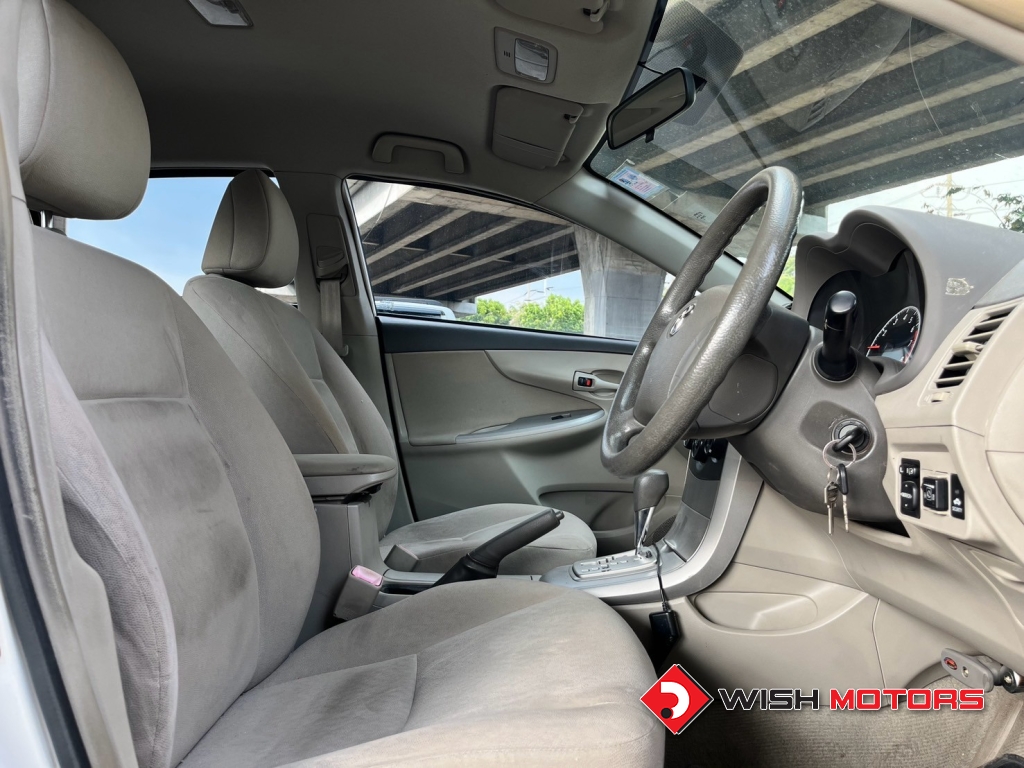 TOYOTA ALTIS 1.6 [E]  ปี 2010 #12 (L)