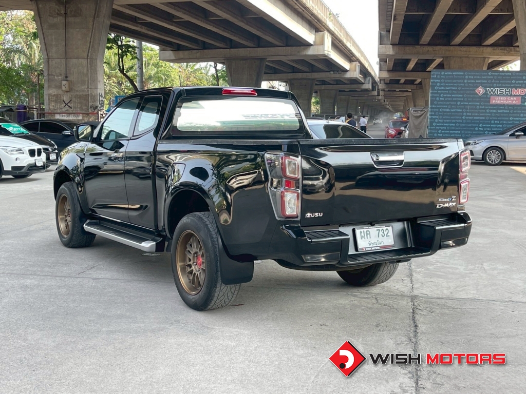 ISUZU D-MAX V-CROSS (20-25) 3.0 Ddi Z MT4WD. ปี 2022 #4 (L)