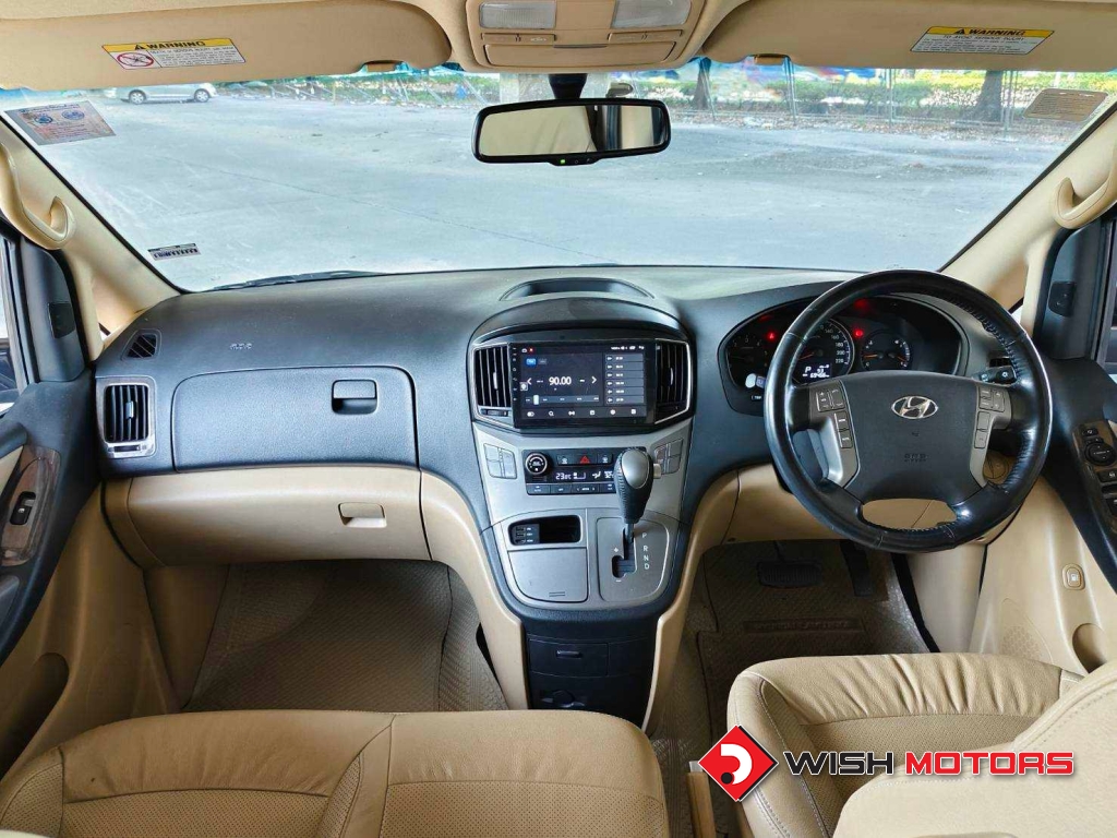 HYUNDAI H-1 2.5 CRDi [Deluxe] AT ปี 2017 #12 (L)