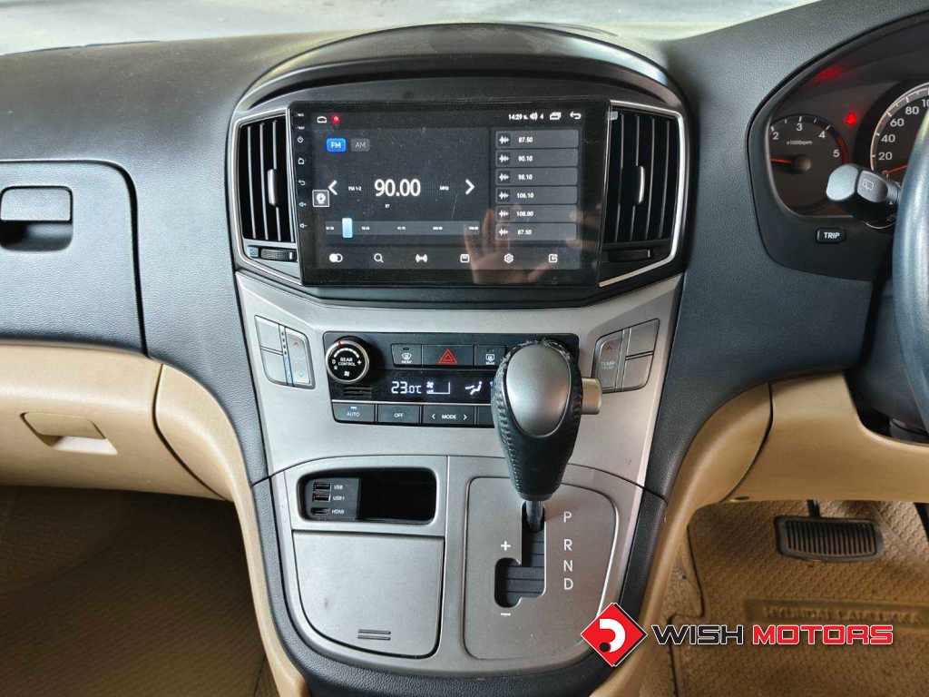 HYUNDAI H-1 2.5 CRDi [Deluxe] AT ปี 2017 #16 (L)