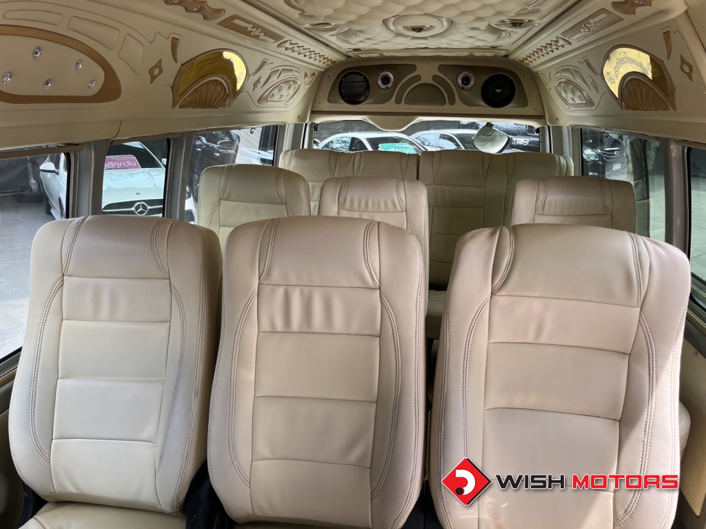 TOYOTA HIACE 2.5 MT ปี 2013 #15 (L)