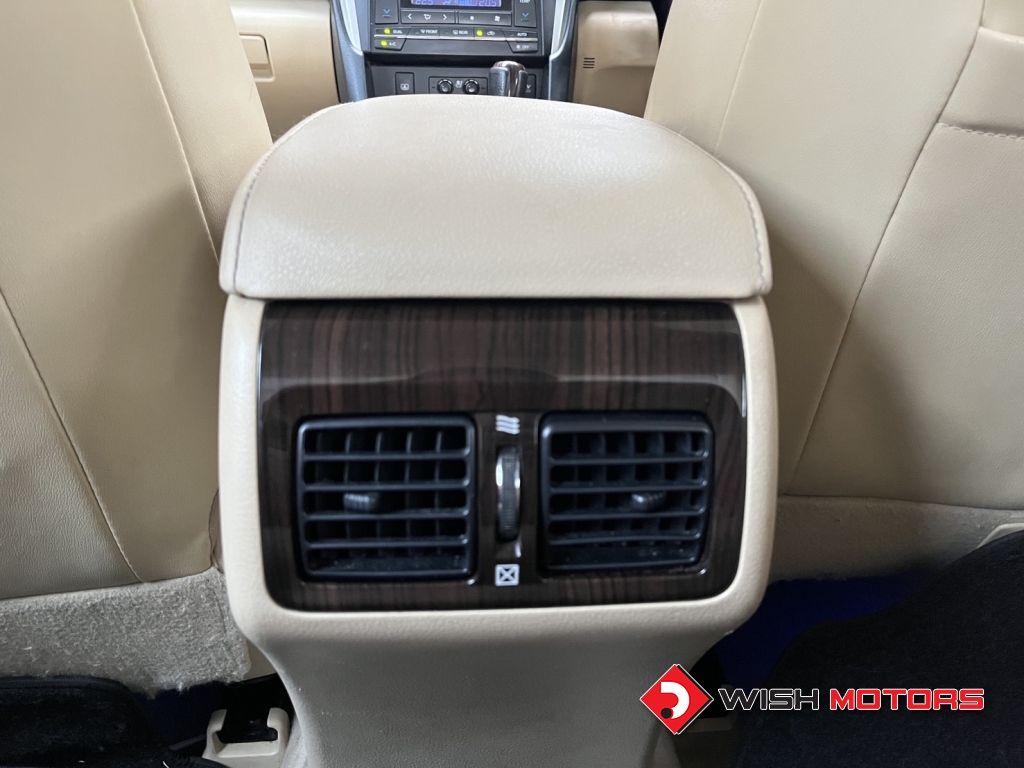 TOYOTA CAMRY HYBRID 2.5 AT ปี 2016 #14 (L)