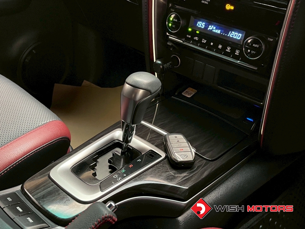 TOYOTA FORTUNER 2.8 Legender AT ปี 2022 #13 (L)