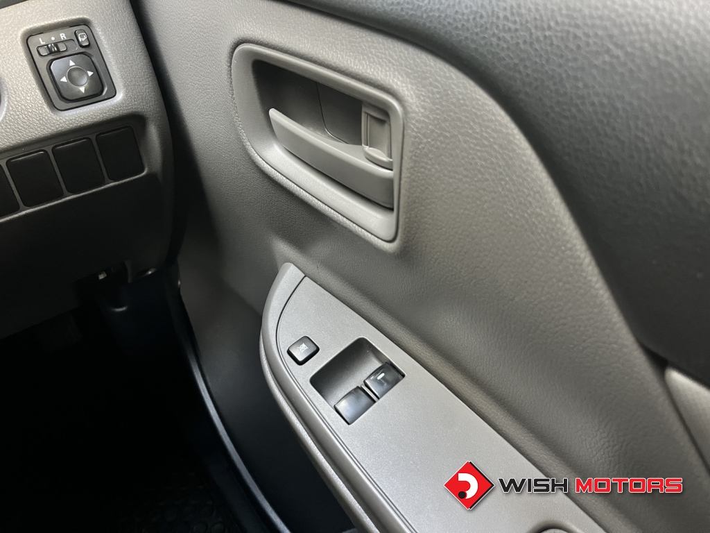 MITSUBISHI TRITON (ปี15-18) 2.4 GLX MT ปี 2015 #12 (L)
