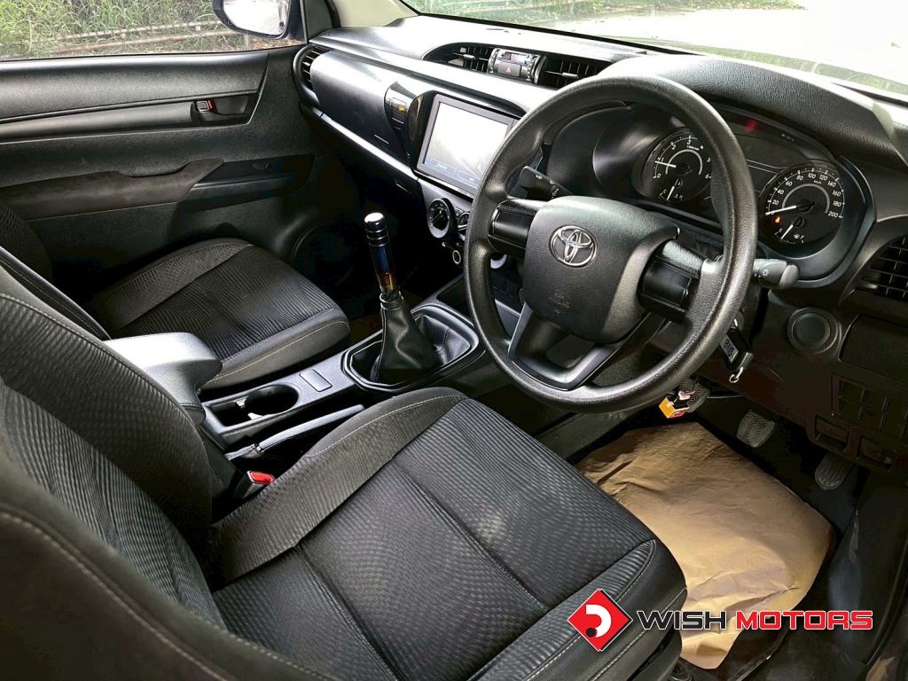 TOYOTA REVO (ปี21-23) Z Edition 2.4 Entry MT ปี 2022 #11 (L)