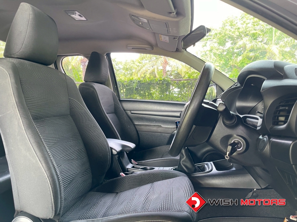 TOYOTA REVO (ปี21-23) Z Edition 2.4 Entry MT ปี 2022 #13 (L)