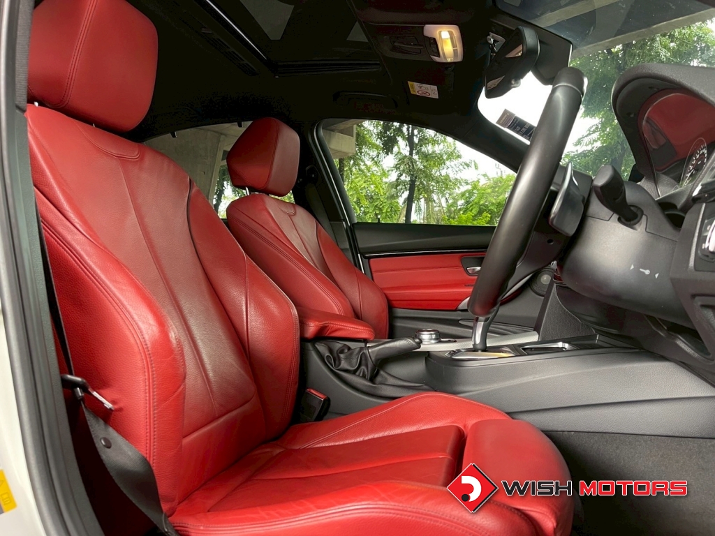 BMW SERIES 3 330e AT ปี 2018 #12 (L)