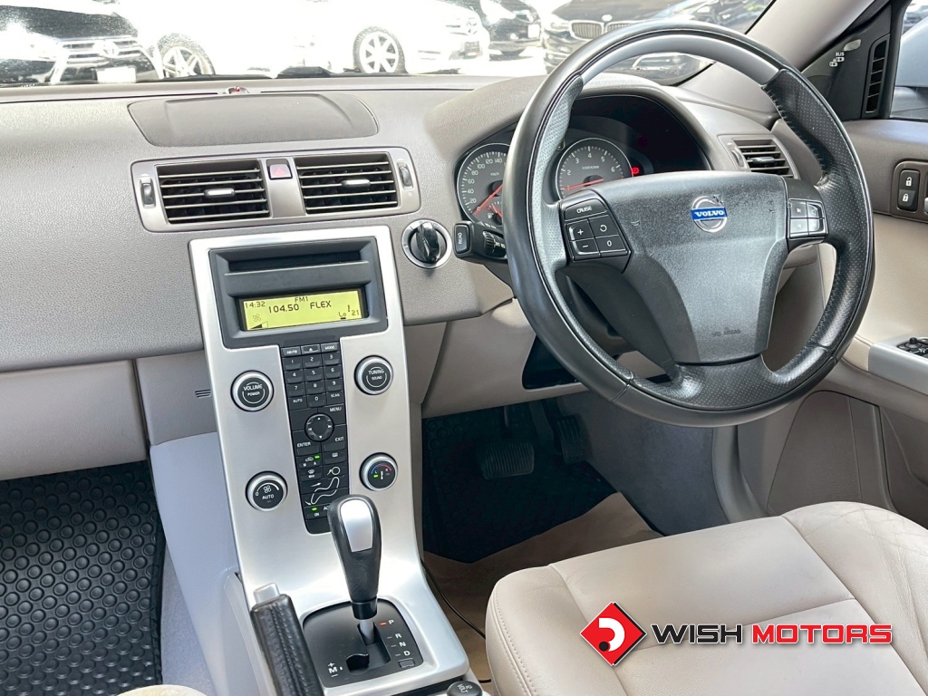 VOLVO V 50 2.0 [5Dr] AT ปี 2012 #17 (L)