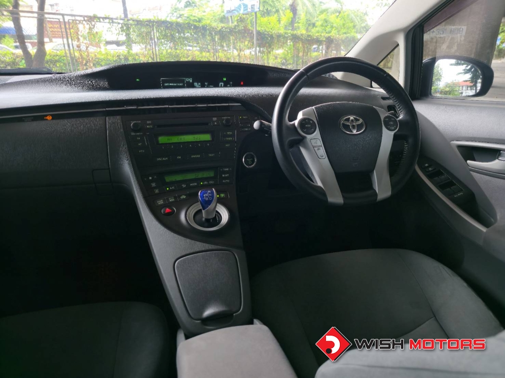 TOYOTA PRIUS Hybrid Synergy Drive 1.8 AT ปี 2011 #19 (L)