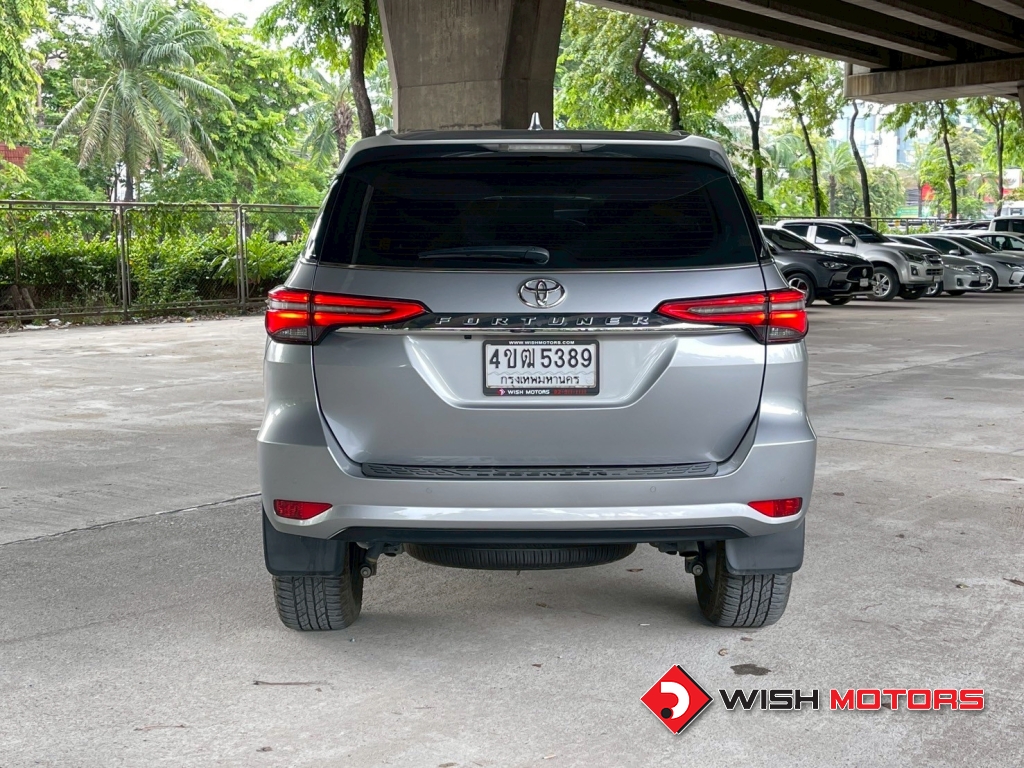 TOYOTA FORTUNER 2.4 [V] AT ปี 2021 #5 (L)