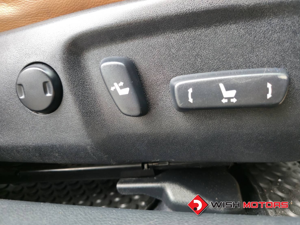 TOYOTA CAMRY 2.0 G AT ปี 2018 #10 (L)