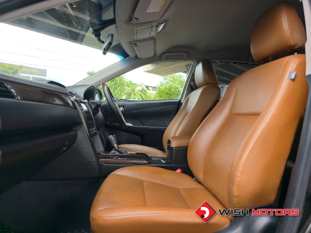 TOYOTA CAMRY 2.0 G AT ปี 2018 #15 (L)