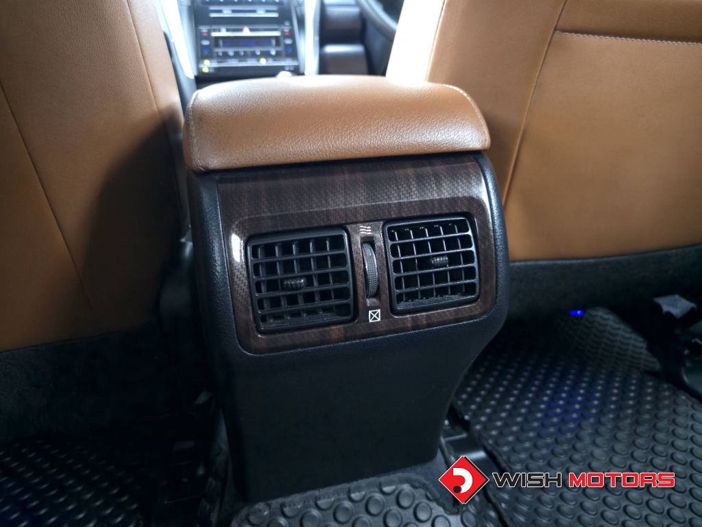 TOYOTA CAMRY 2.0 G AT ปี 2018 #16 (L)
