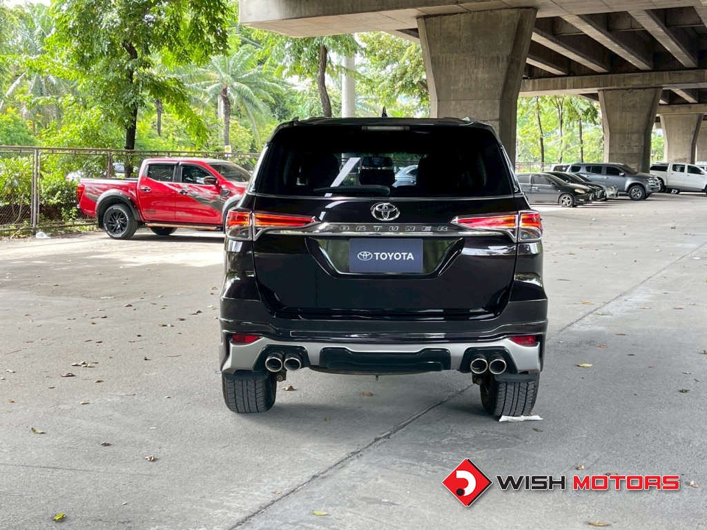 TOYOTA FORTUNER 2.4 [V] AT ปี 2016 #5 (L)