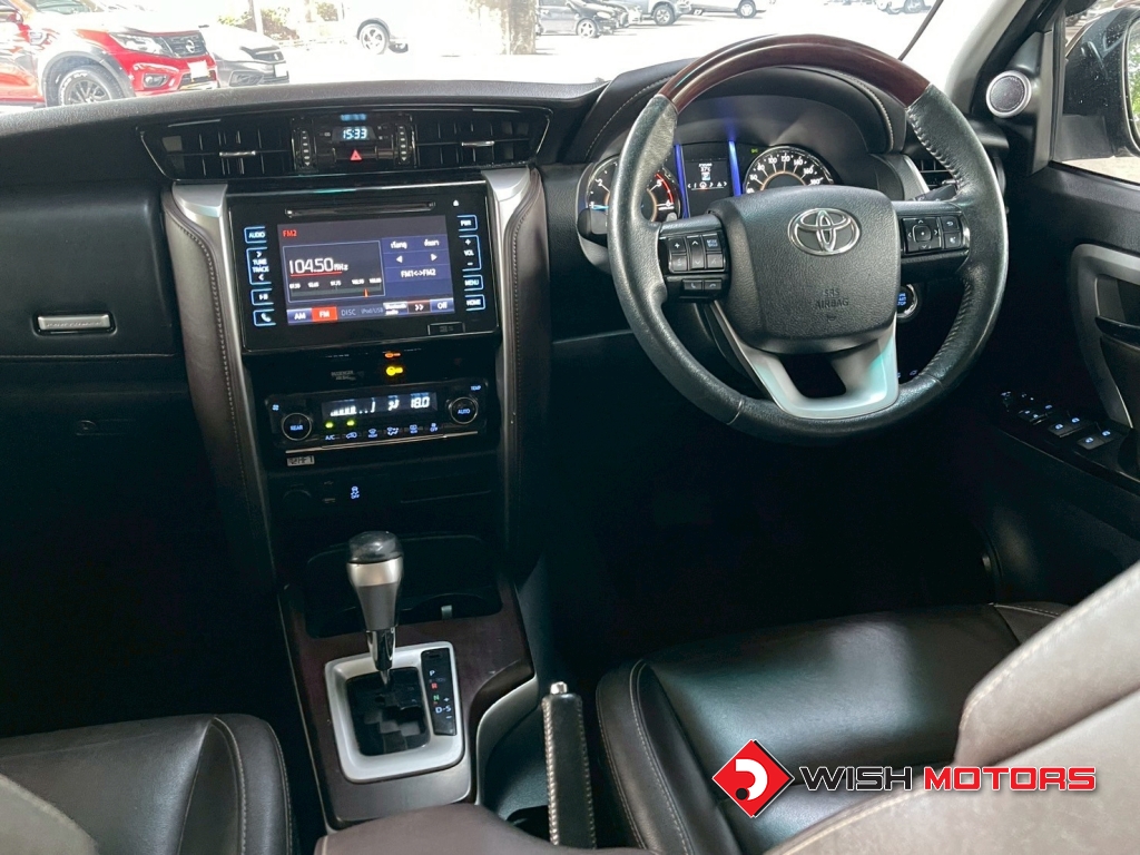 TOYOTA FORTUNER 2.4 [V] AT ปี 2016 #12 (L)