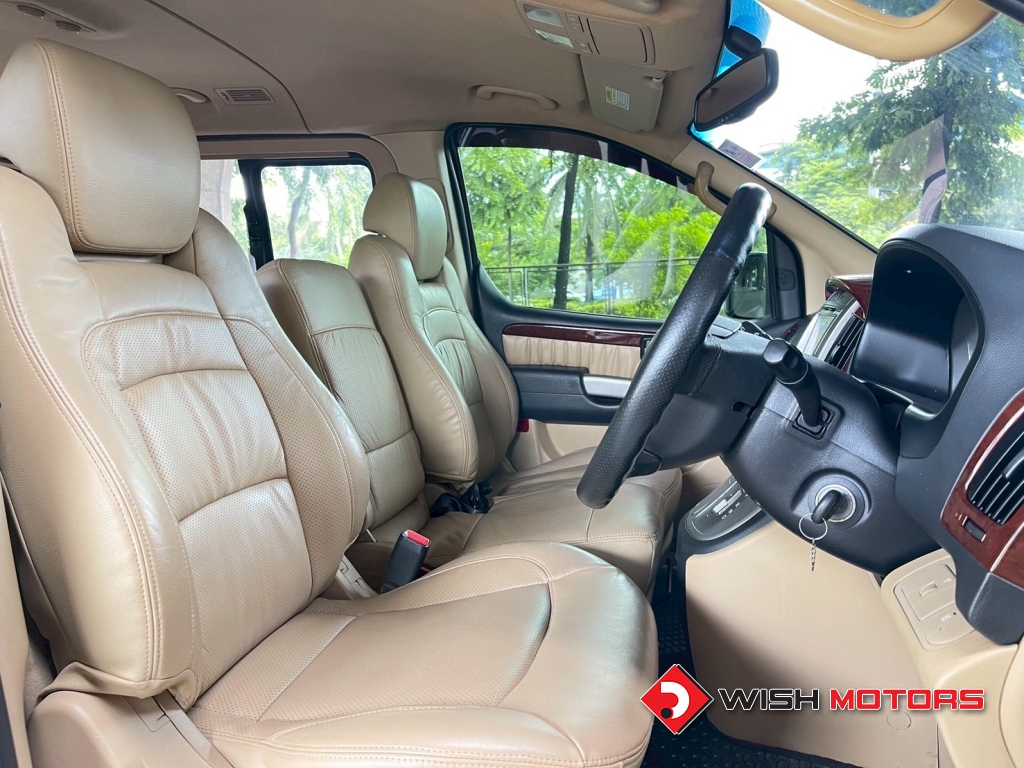 HYUNDAI GRAND STAREX [PREMIUM] 2.5 CRDi VGT AT ปี 2011 #16 (L)