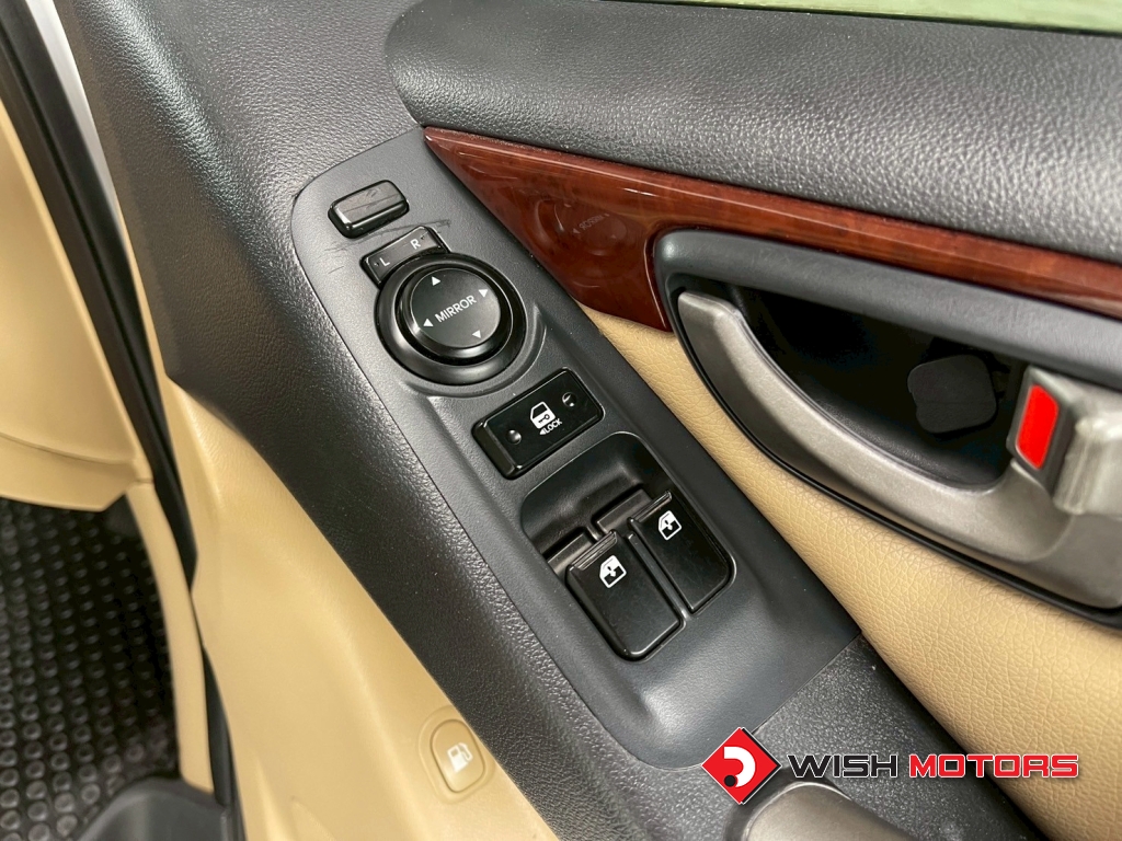 HYUNDAI GRAND STAREX [PREMIUM] 2.5 CRDi VGT AT ปี 2011 #17 (L)
