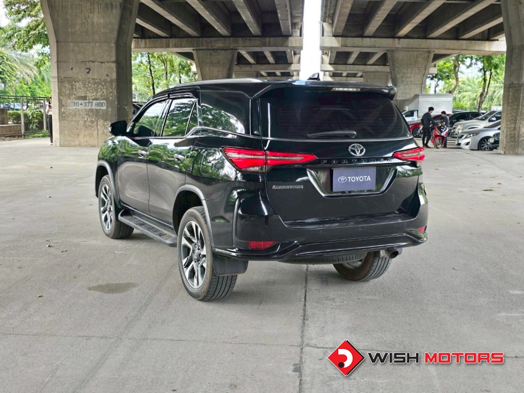 TOYOTA FORTUNER 2.4 Legender AT ปี 2021 #4 (L)