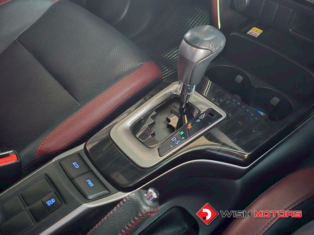 TOYOTA FORTUNER 2.4 Legender AT ปี 2021 #8 (L)