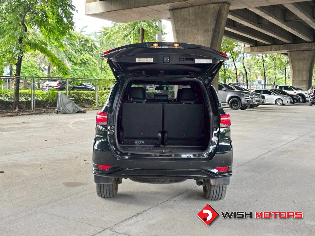 TOYOTA FORTUNER 2.4 Legender AT ปี 2021 #20 (L)