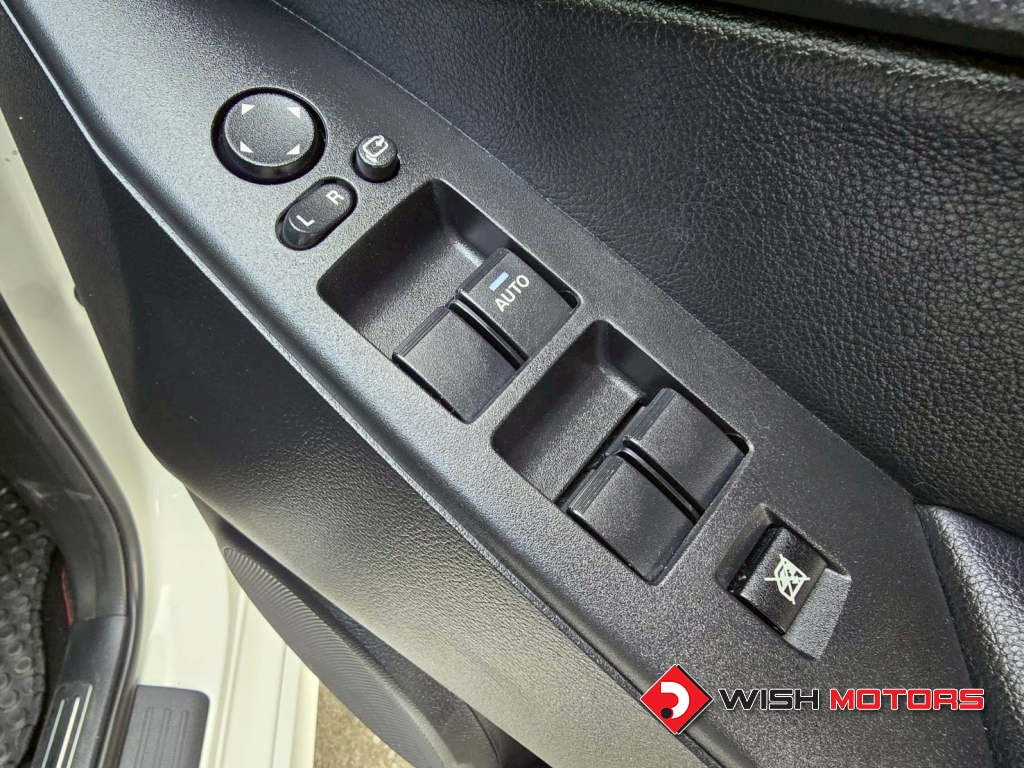 MAZDA 3 2.0 5Dr AT ปี 2011 #9 (L)