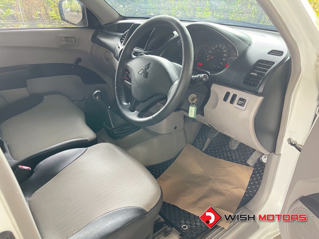 MITSUBISHI TRITON (ปี05-14) 2.4 GL [เบนซิน] MT ปี 2014 #8 (L)