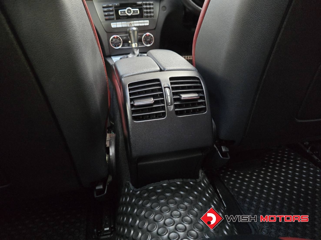 MERCEDES-BENZ C-CLASS C 180 CGI BlueEFFICIENCY [Coupe] AT ปี 2011 #17 (L)