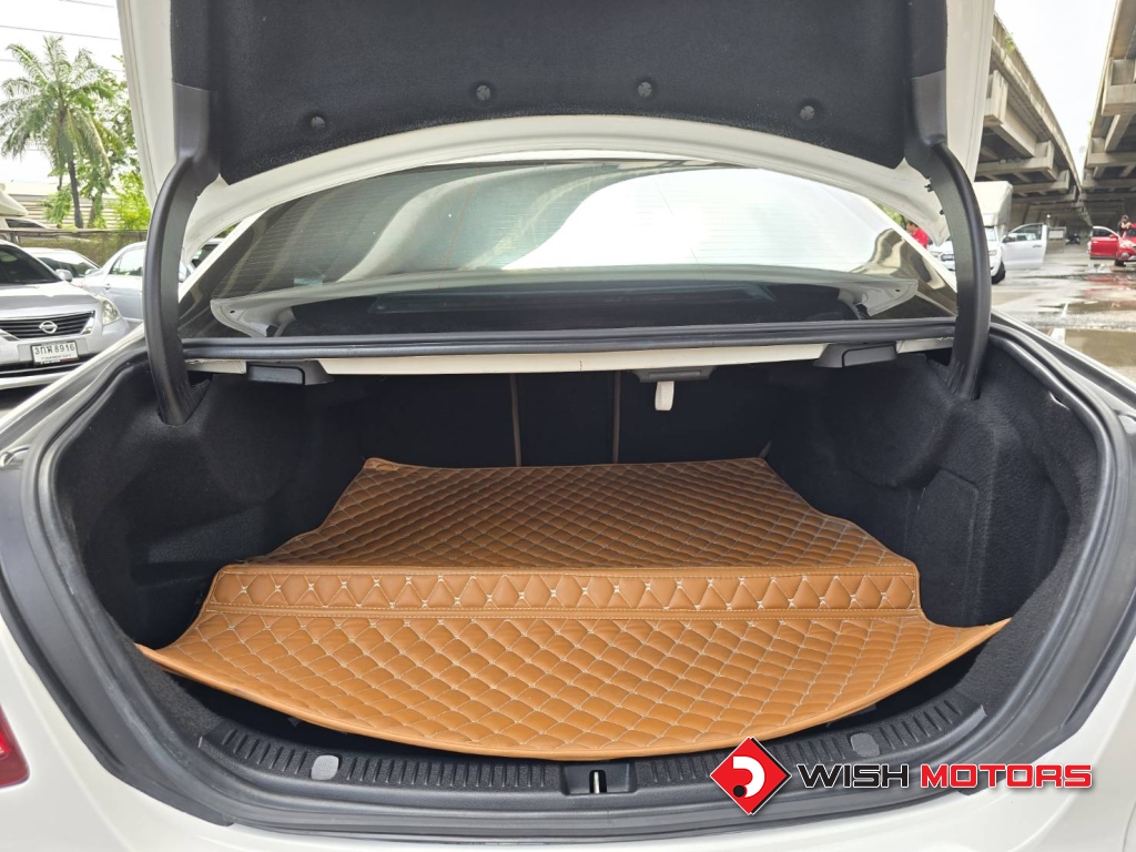 MERCEDES-BENZ E-CLASS E 350e AT ปี 2017 #7 (L)