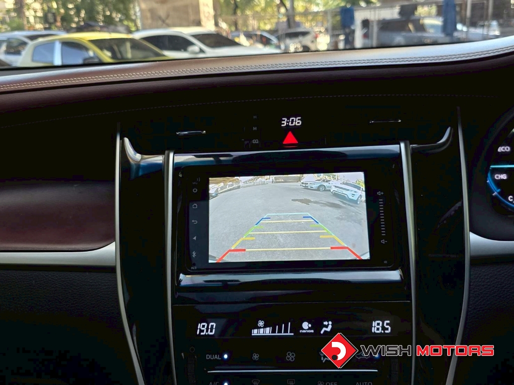 TOYOTA HARRIER HYBRID 2.5 Premium AT ปี 2013 #20 (L)