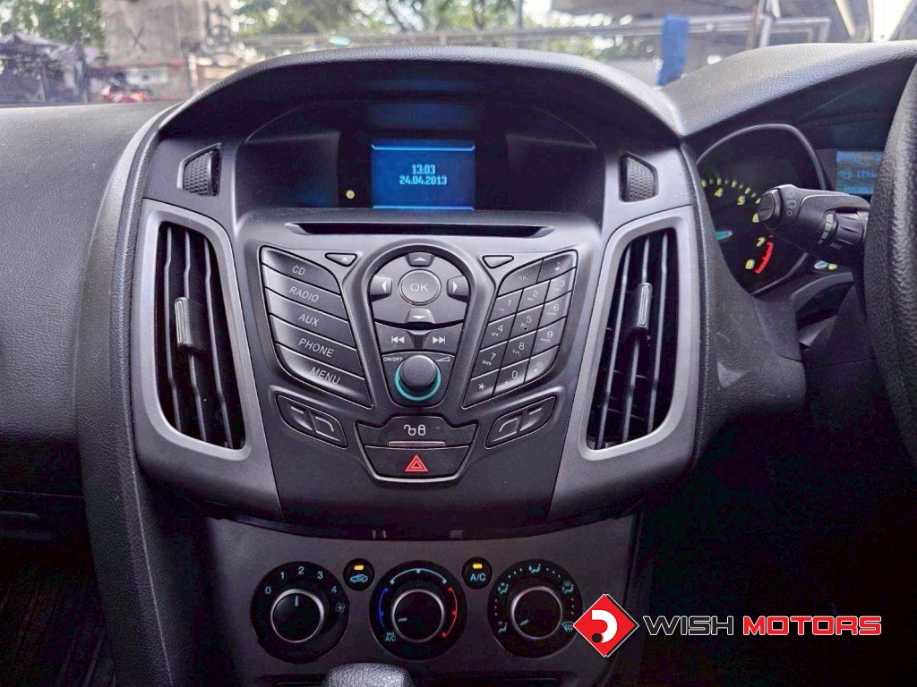 FORD FOCUS Trend 1.6 Ti-VCT [5 ประตู] AT ปี 2013 #9 (L)