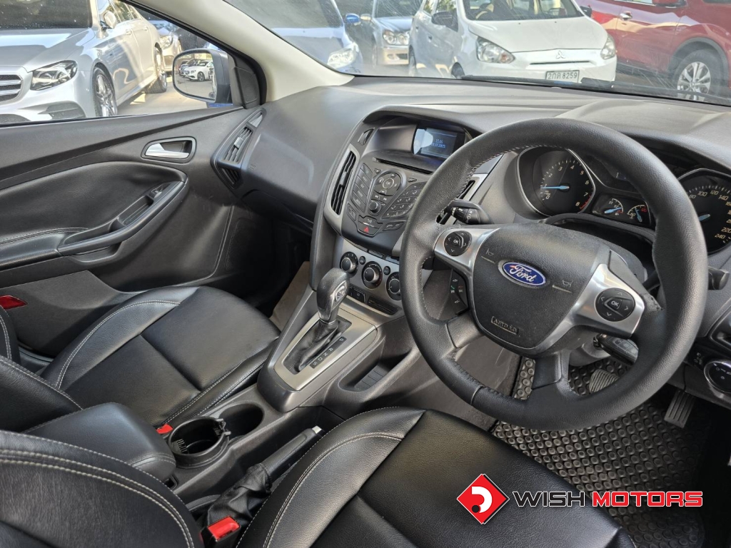 FORD FOCUS Trend 1.6 Ti-VCT [5 ประตู] AT ปี 2012 #12 (L)