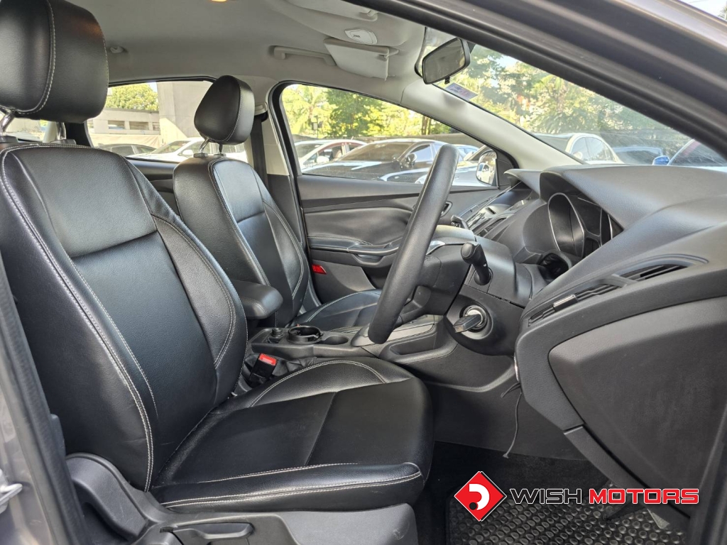 FORD FOCUS Trend 1.6 Ti-VCT [5 ประตู] AT ปี 2012 #13 (L)