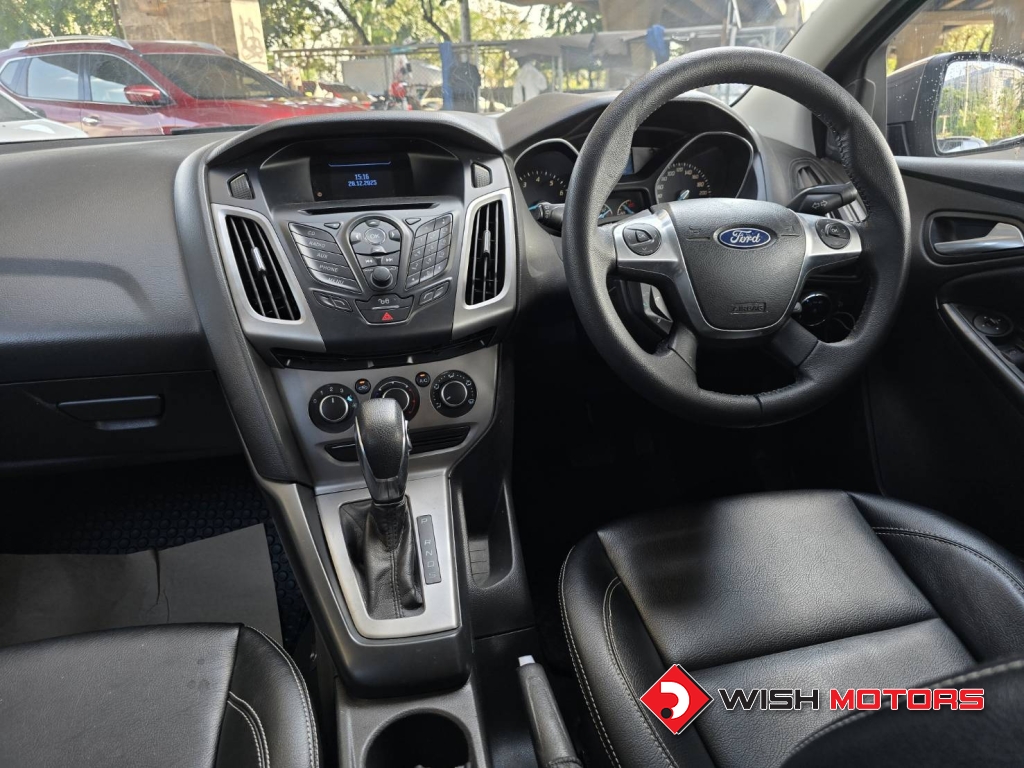 FORD FOCUS Trend 1.6 Ti-VCT [5 ประตู] AT ปี 2012 #18 (L)