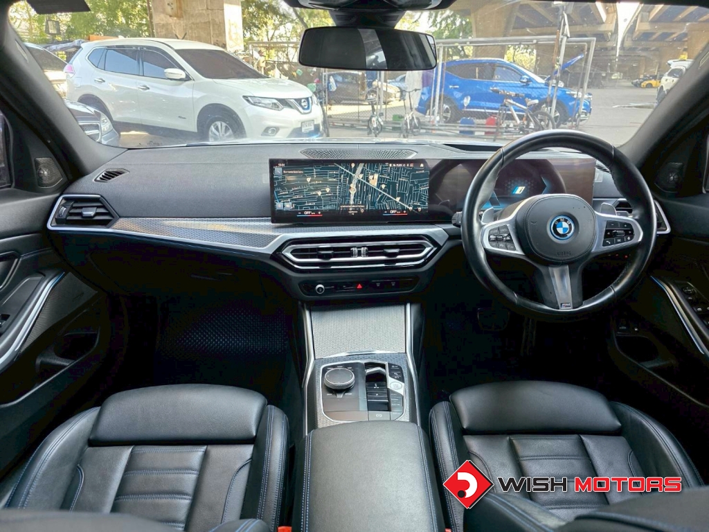 BMW SERIES 3 330e Plug-in Hybrid AT ปี 2022 #12 (L)
