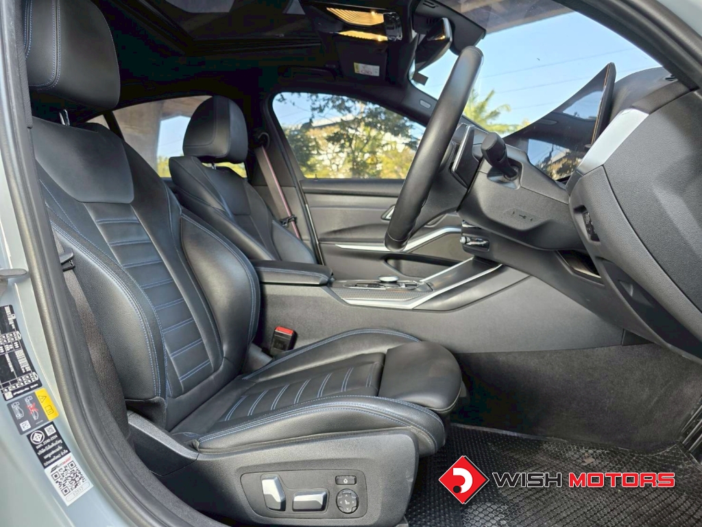 BMW SERIES 3 330e Plug-in Hybrid AT ปี 2022 #18 (L)