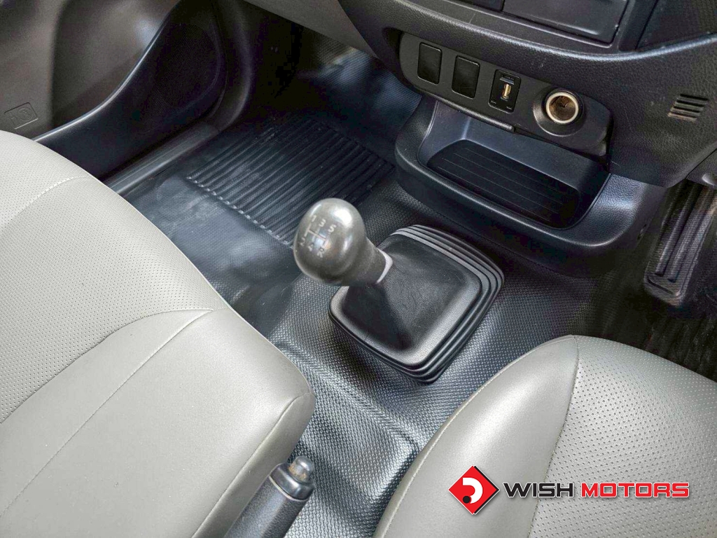 MITSUBISHI TRITON (ปี15-18) 2.4 GL MT ปี 2015 #13 (L)