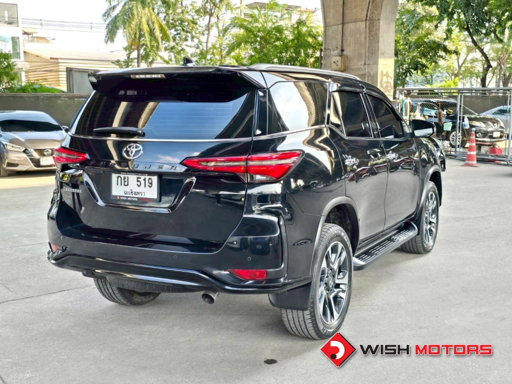 TOYOTA FORTUNER 2.4 Legender AT ปี 2021 #6 (L)