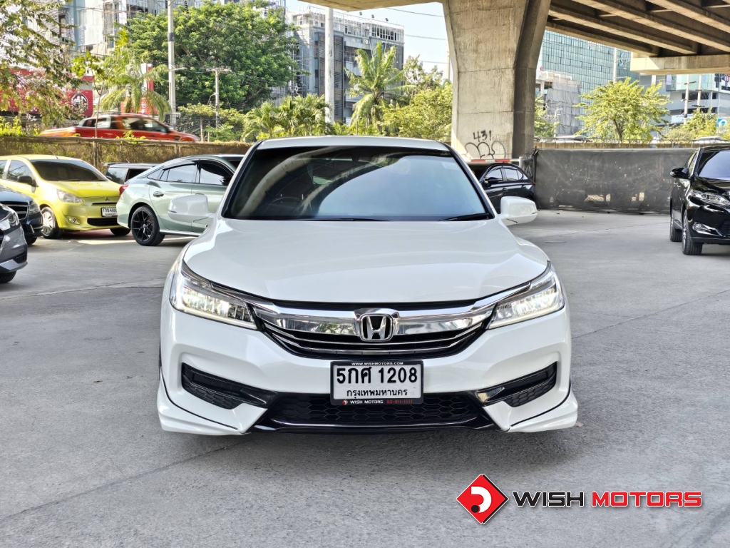 HONDA ACCORD 2.0 [E] AT ปี 2016 #2 (L)