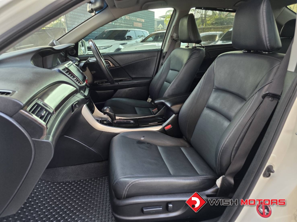 HONDA ACCORD 2.0 [E] AT ปี 2016 #15 (L)