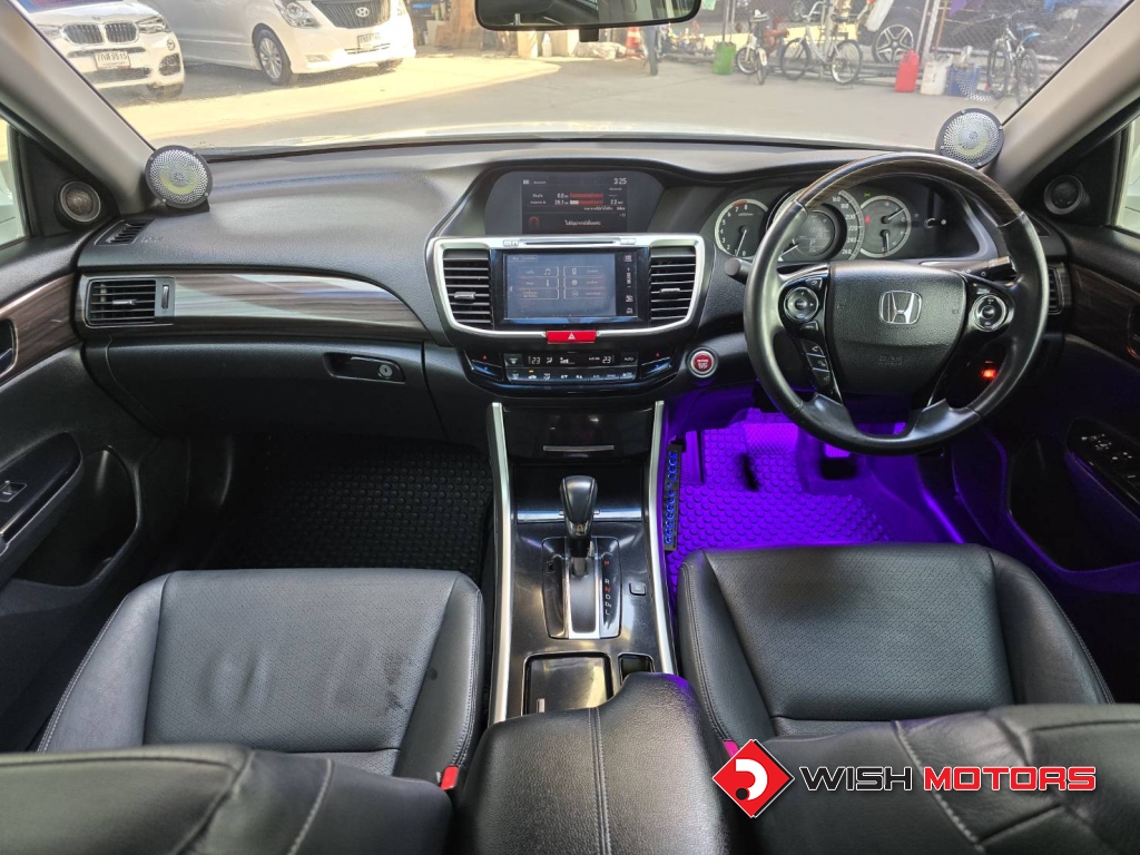 HONDA ACCORD 2.0 [E] AT ปี 2016 #17 (L)