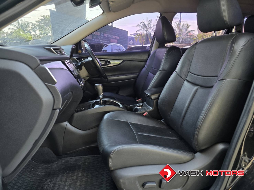 NISSAN X-TRAIL 2.0 V AT4WD. ปี 2015 #13 (L)