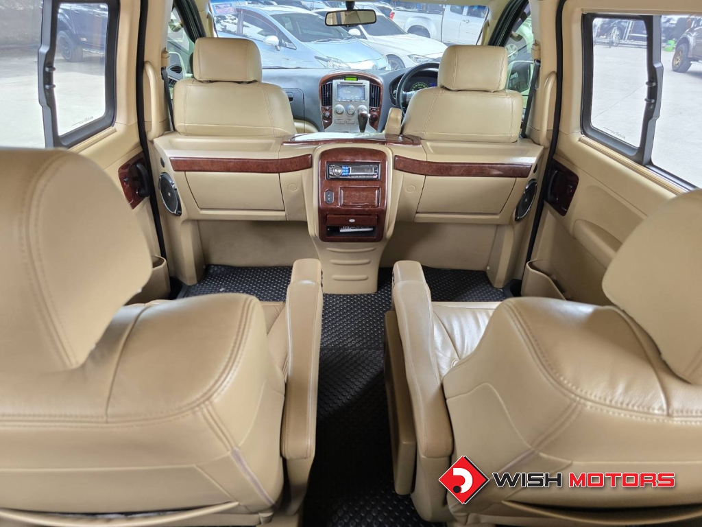 HYUNDAI GRAND STAREX [VIP] 2.5 CRDi VGT AT ปี 2011 #16 (L)