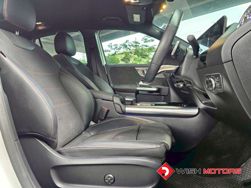 MERCEDES-BENZ GLA-CLASS GLA200 AMG AT ปี 2021 #13 (L)