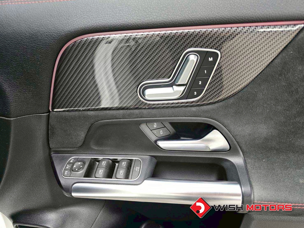 MERCEDES-BENZ GLA-CLASS GLA200 AMG AT ปี 2021 #15 (L)