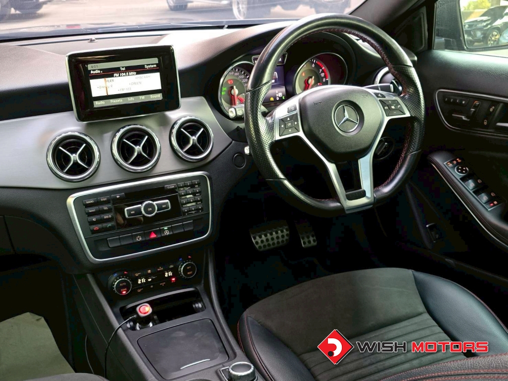 MERCEDES-BENZ GLA-CLASS GLA 250 AT ปี 2015 #11 (L)