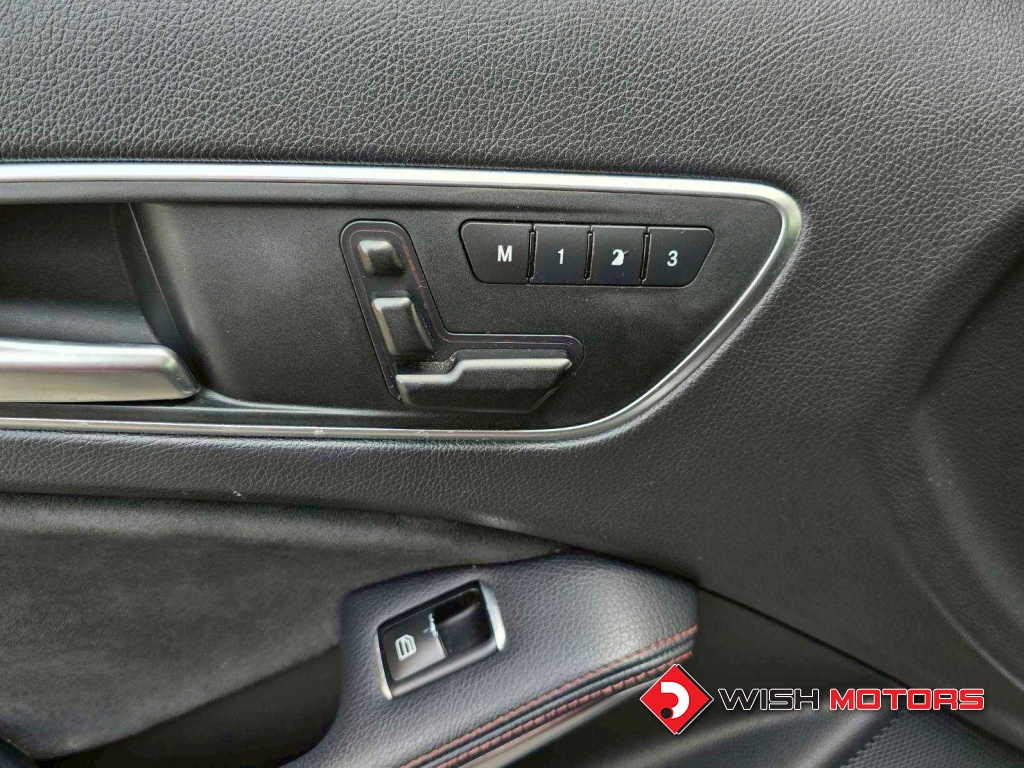 MERCEDES-BENZ GLA-CLASS GLA 250 AT ปี 2015 #12 (L)