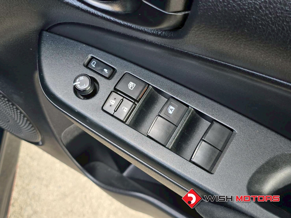 TOYOTA YARIS 1.2 Entry AT ปี 2020 #11 (L)