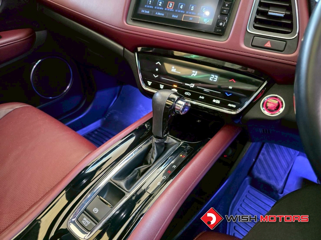 HONDA HR-V 1.8 RS AT ปี 2020 #8 (L)